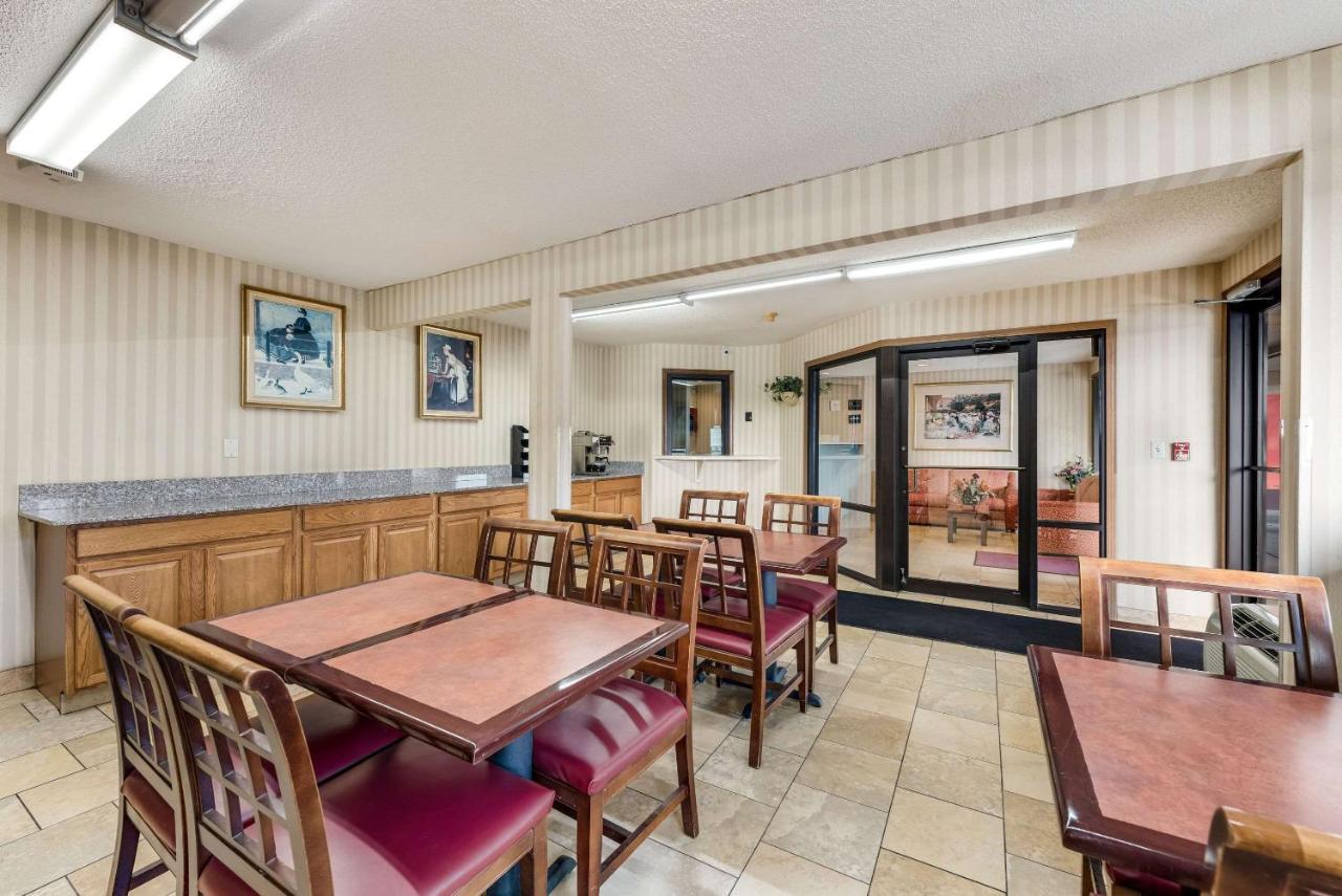קולומבוס Rodeway Inn מראה חיצוני תמונה