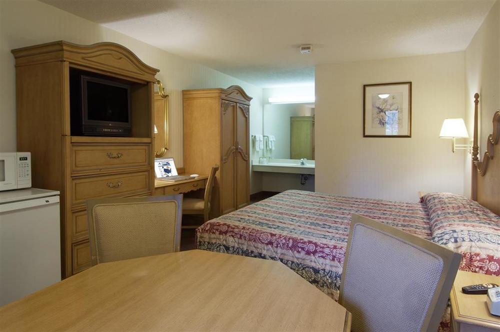 קולומבוס Rodeway Inn חדר תמונה